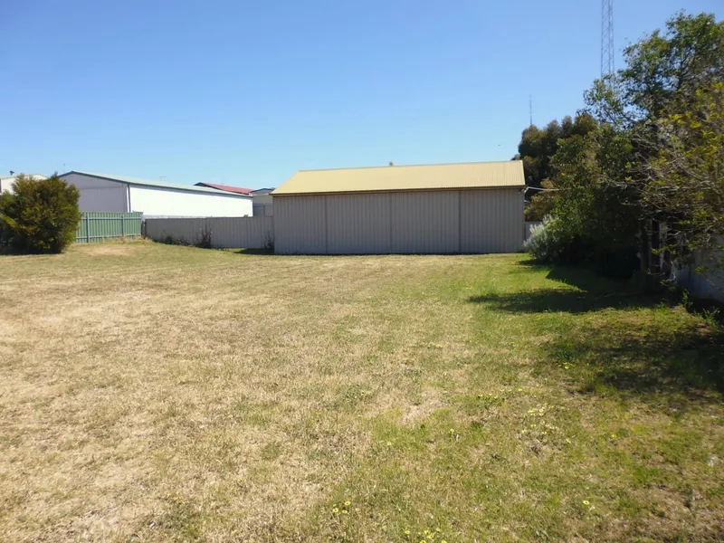 LAND/SHED/RAIN WATER TANK