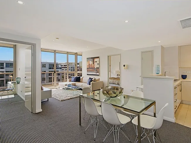 [WATERLOO] 2 BED NORTH-FACING APARTMENT WITH HUGE BALCONY