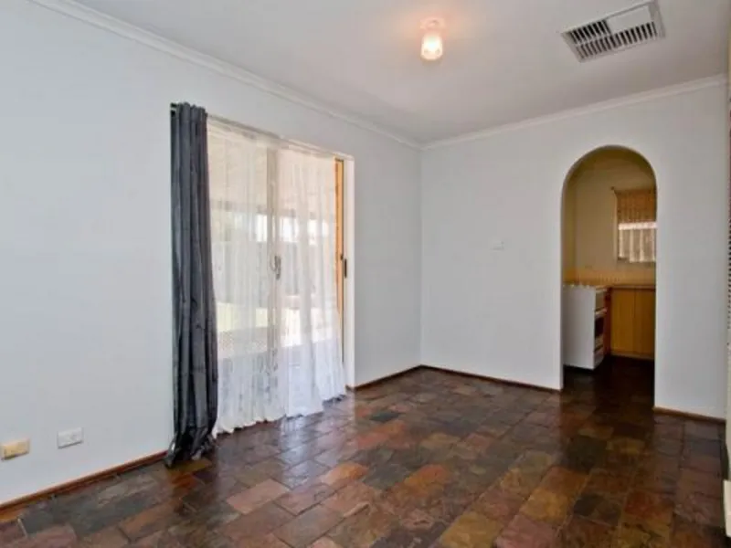 Bright & Airy Family home on Briony!