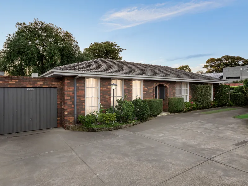 Elegant Single-Level Garden Opportunity in Prime Armadale Location