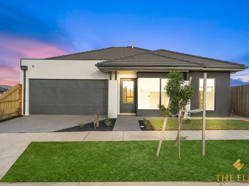 Luxurious Brand New Modern Home Designed for an Enviable Family Lifestyle