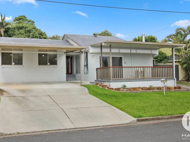 A Stunning Family Haven Awaits You! 🏡 + Grannyflat + Shed + Side access