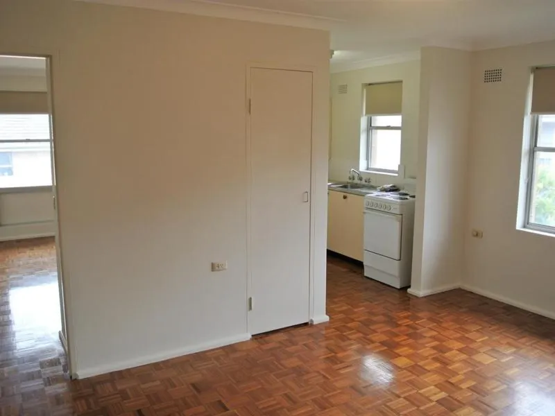 NEAT & TIDY 1 BED WITH BALCONY