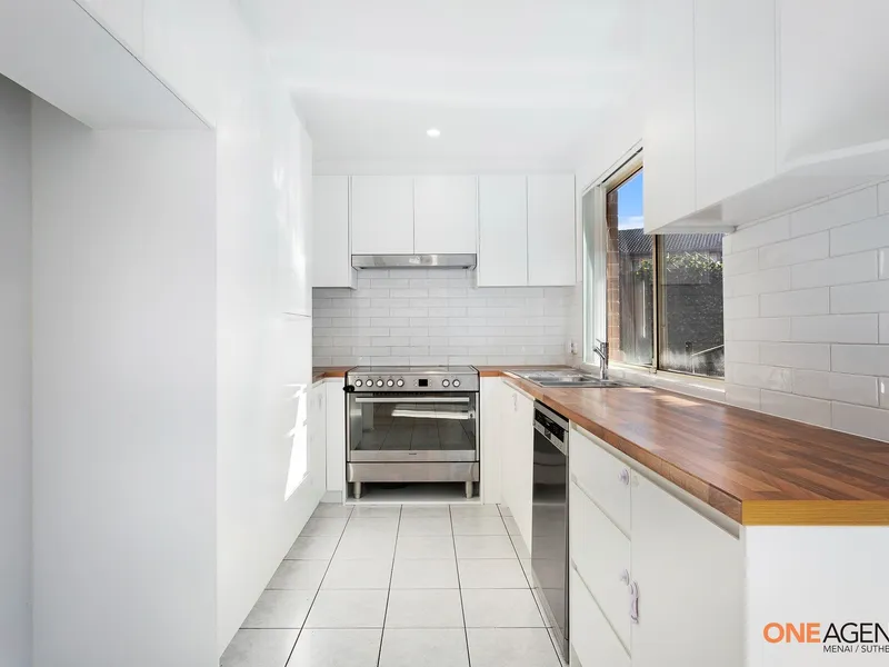 Family Friendly Three bedroom townhouse in excellent location