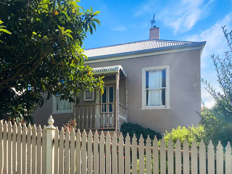 UNIQUE CENTRAL COTTAGE