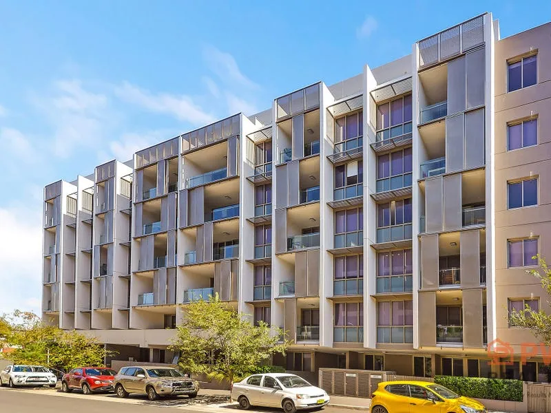 Two bedroom unit in Zetland prime location!