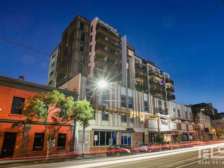 A Rare Luxuriously Appointed Inner City Gem With Convenience At Every Turn!