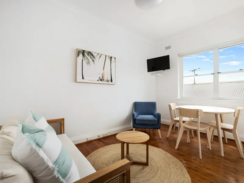 Idyllic Coastal Living Footsteps To Bondi Beach