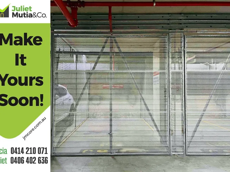 TRIPLE LOCK UP GARAGE - DRUMMOYNE