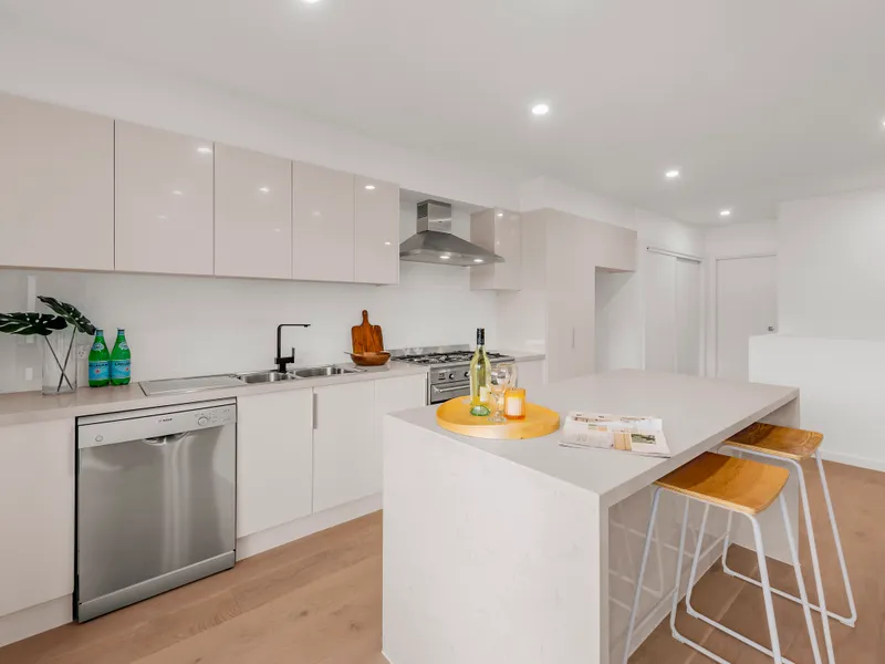 BRAND-NEW, BRILLIANT AND PERFECTLY PLACED