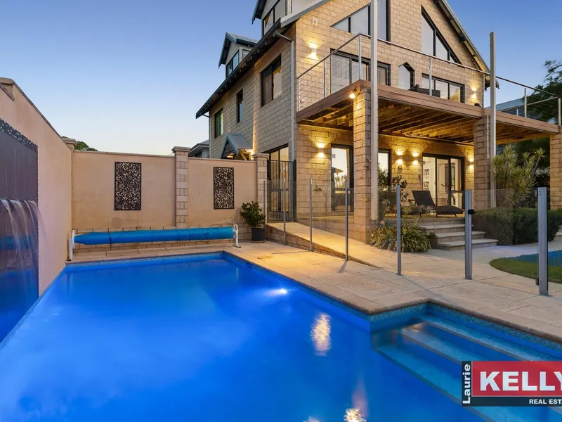 Panoramic Views and Hilltop Sunsets forever...Open Saturday 10th April between 12.00pm- 1.00pm