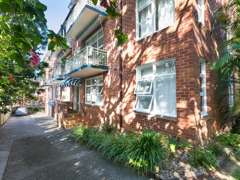 BOUTIQUE BAYSIDE ELEGANCE IN THE HEART OF SOUTH CRONULLA