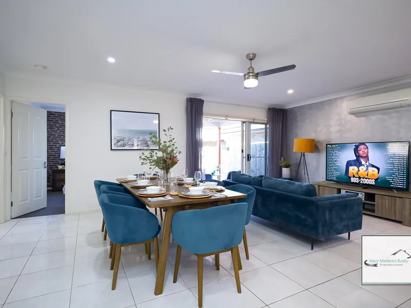 Ideal location - low maintenance yard