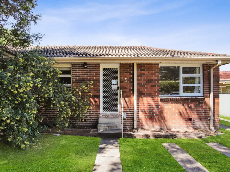 UNIQUE ENTRY LEVEL VILLA, WALK TO STATION