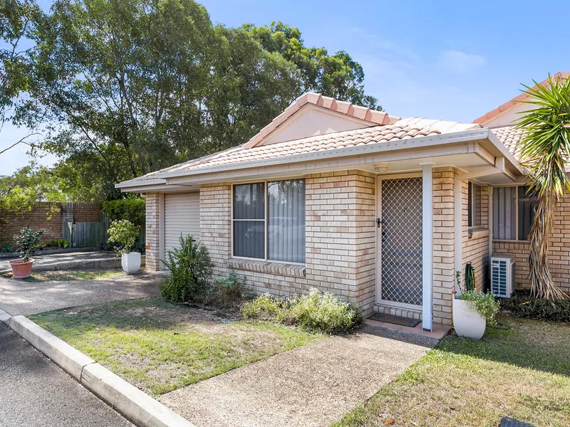 Easycare unit in quiet complex close to amenities