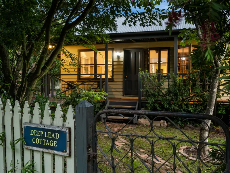 Unique Deep Lead Cottage