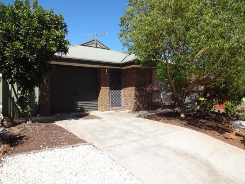 Charming 3-Bedroom Family Home with Entertainer’s Backyard in Hillbank