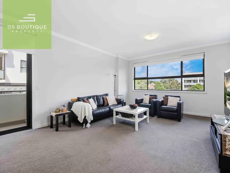 Modern 2 bedroom apartment with dual balconies in Rosehill