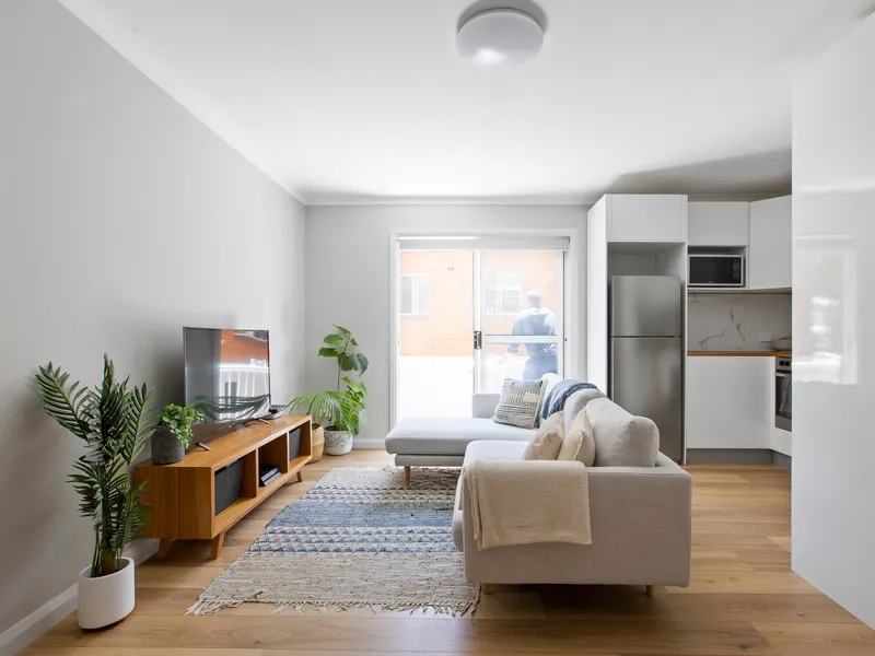 Sunny north-facing apartment in prime setting