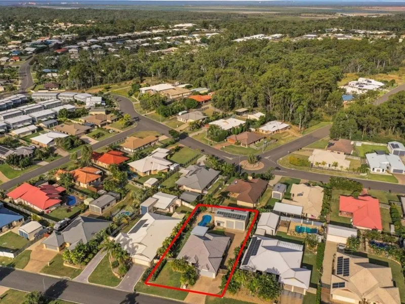 GEKO VALLEY BEAUTY......ULTIMATE FOUR BEDROOM EXECUTIVE FAMILY HOME WITH A HUGE SHED, POOL AND SO MUCH MORE!