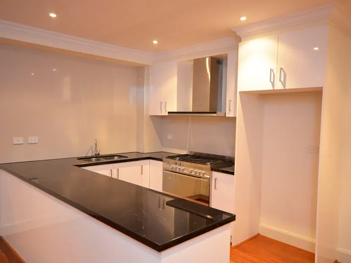 Only 6 months lease & 1 weeks rent free