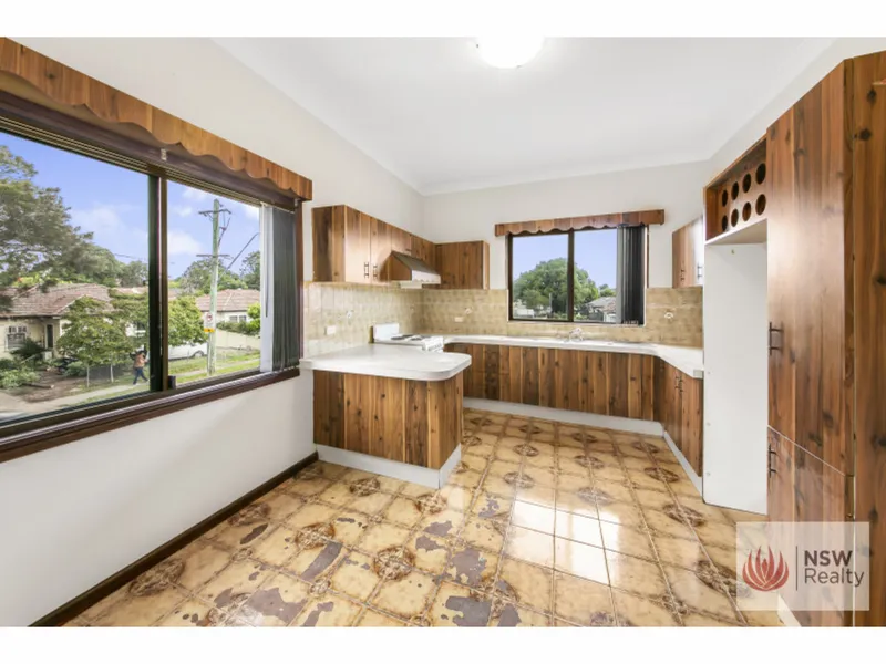 TWO BEDROOM APARTMENT ABOVE SHOP