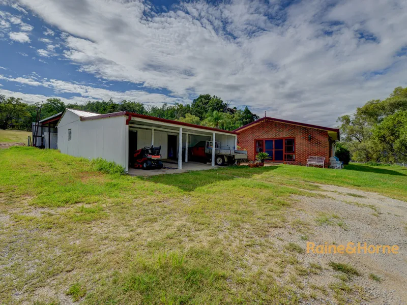 Stunning 3 Bedroom House With Large Sheds On 50 Acres