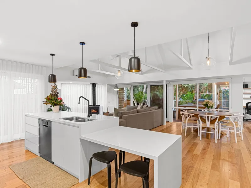 Bespoke Living, Moments To The Beach