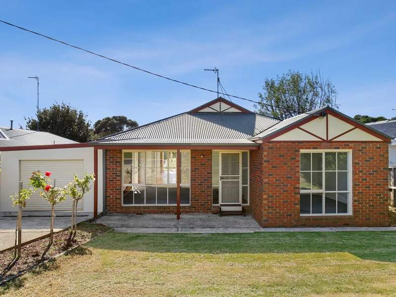 Coastal Lifestyle Home Overlooking the Golf Course