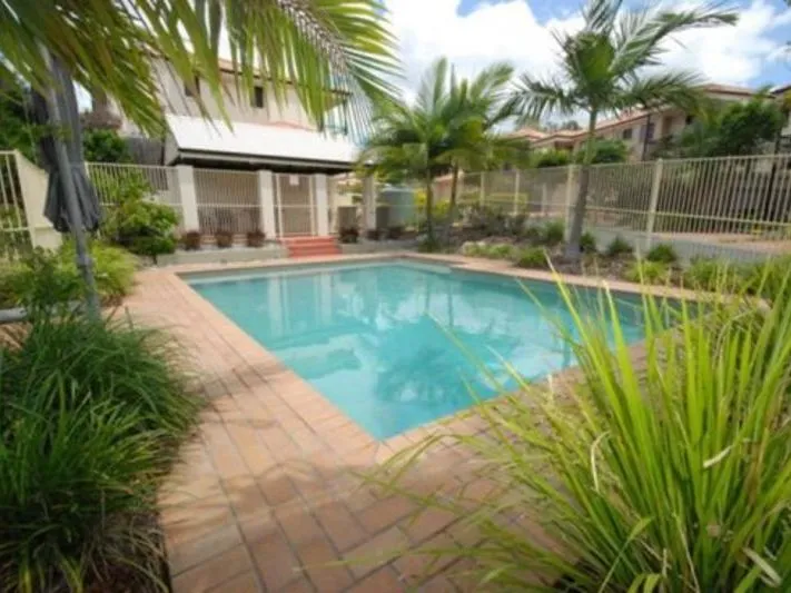 SWIMMING POOL | OPEN PLAN  |  CLOSE TO CBD