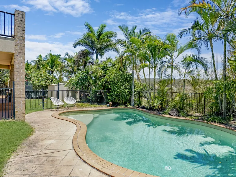 MASSIVE 5 bedroom perfectly positioned family home!