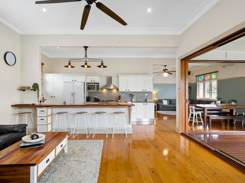 SHORT TERM LEASE FULLY FULLY FURNISHED FAMILY HOME