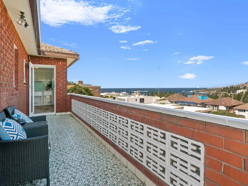 LUXURY PENTHOUSE LIVING WITH SWEEPING OCEAN VIEWS