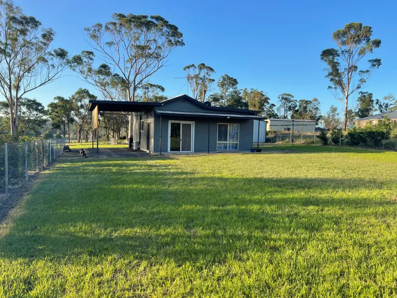 2 Bedroom Granny Flat Plus a Large Shed!