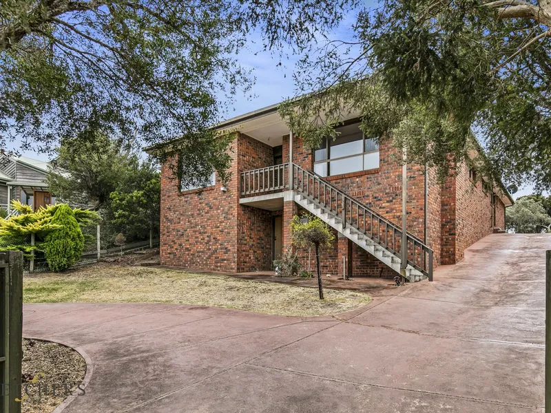 Large 3 bedroom family home