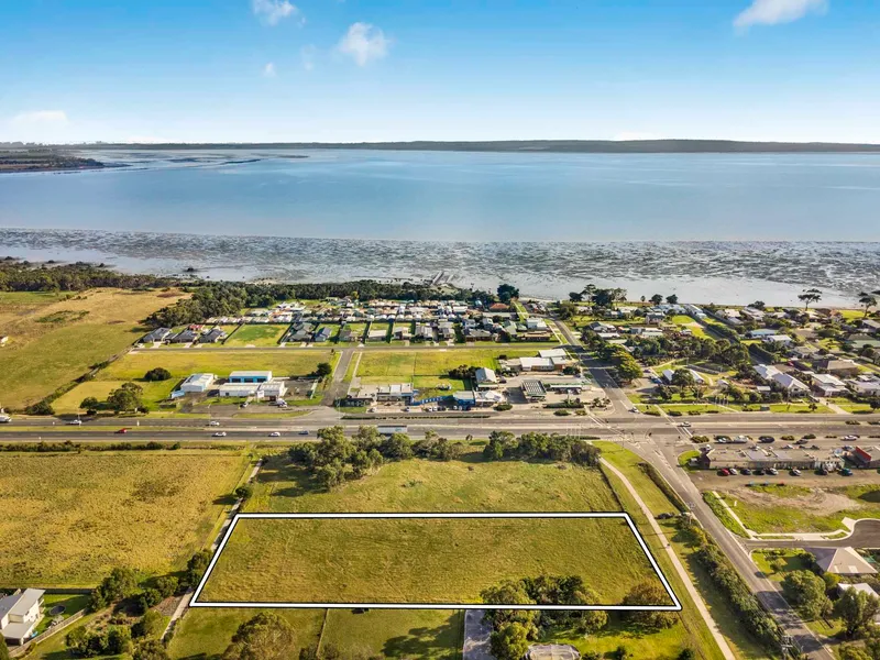 RESIDENTIAL LAND DEVELOPMENT - 11 LOTS PRE-SOLD!