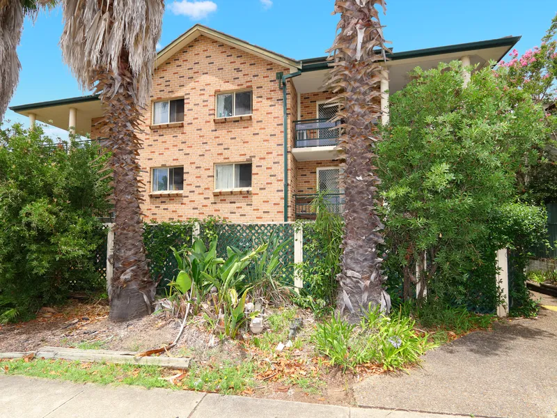 Ground Floor Apartment with easy access so close to the Hurstville CBD