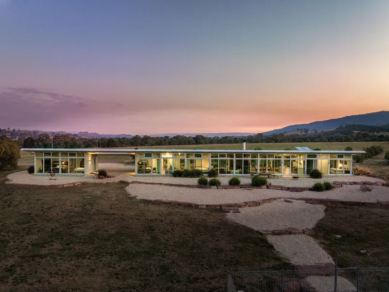 CONTEMPORARY STYLE WITH UNRIVALLED RURAL VIEWS