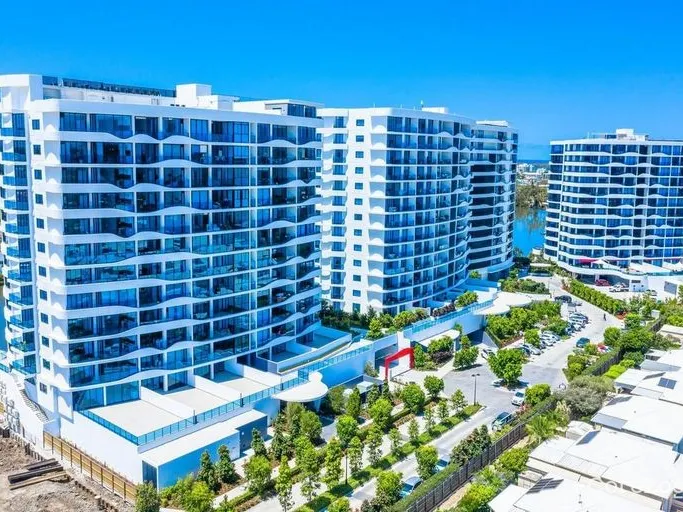 2 Bedroom Unit in Biggera Waters