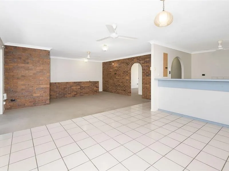 Check out Cheyne,  Quiet Complex and close to The Mater Hospital