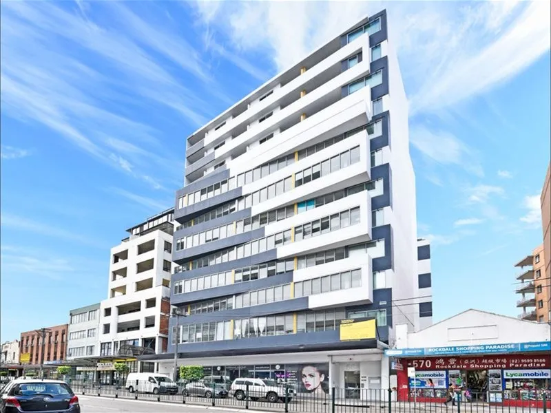 Ultra Large Apartment in Central Location
