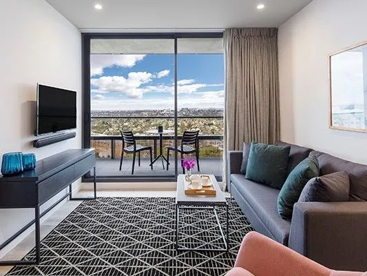 LUXURY FURNISHED APARTMENT INCLUDING UTILITIES & WIFI.  6 MONTH LEASE