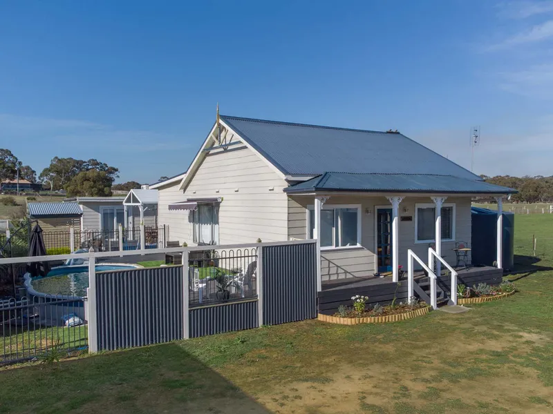 Reef View is on the market! Circa 1880s period Australian cottage tastefully renovated and updated. Set on picturesque 9552M2