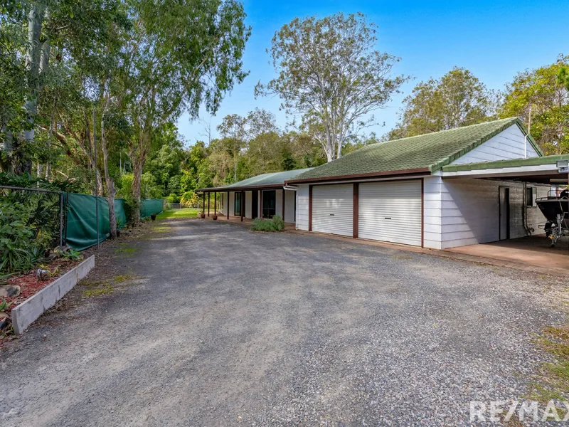 YOUR OASIS AWAITS: A SPACIOUS HAVEN FOR FAMILY LIVING ON AN EXPANSIVE BLOCK