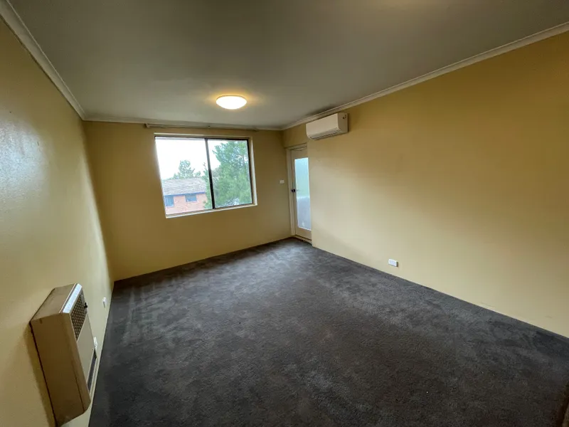 Private Nook in a Leafy Suburb