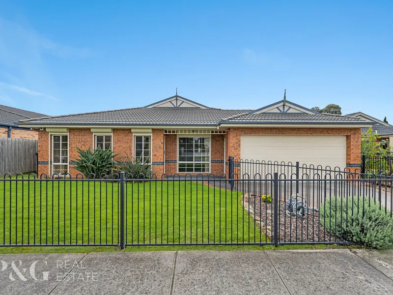 Ex-Display Home In The Heart Of Narre Warren South With Partially Converted Garage!