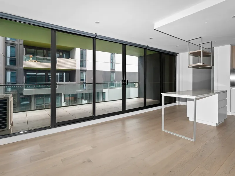 2 BEDROOM 2 BATHROOM APARTMENT WITH ENTERTAINERS BALCONY