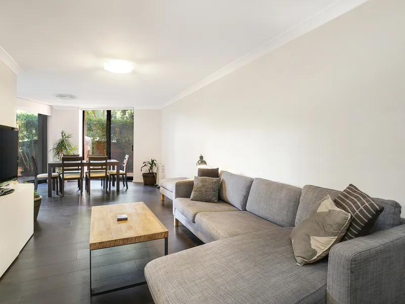 Smart design in a spacious garden apartment