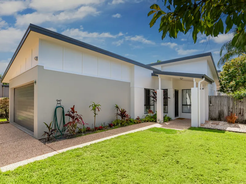 'The Lakes' Private Villa With Direct Pool Access