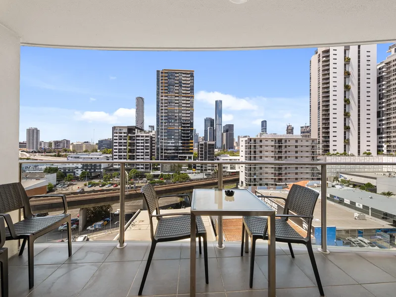 IDEAL LOCATION IN PRIME SOUTH BRISBANE WITH FULL CITY VIEWS